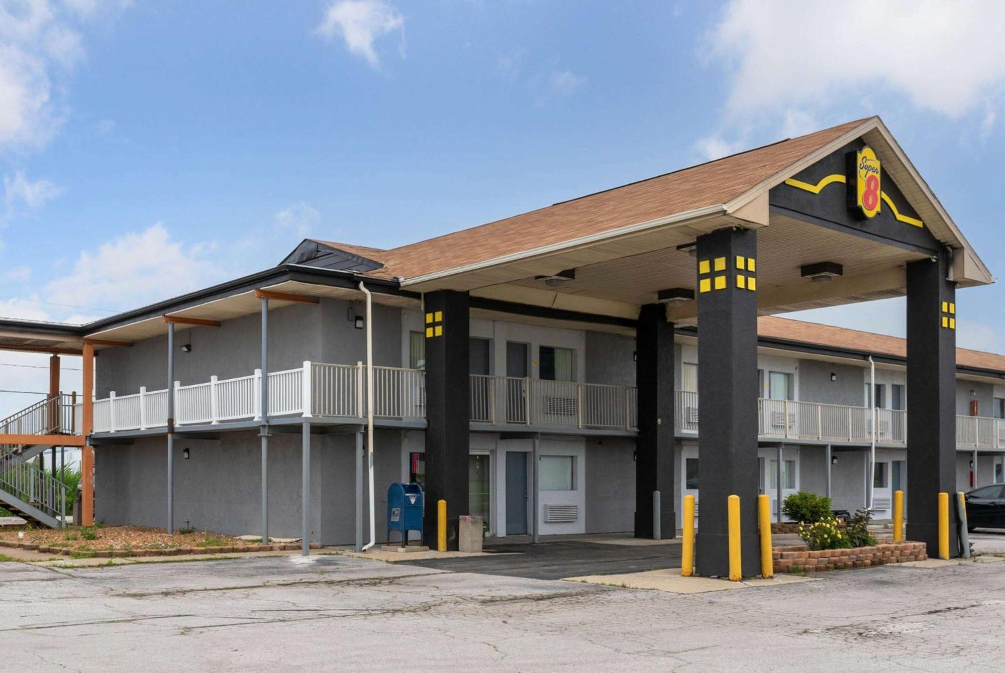 Hotel Super 8 By Wyndham Millbury/Toledo Exteriér fotografie