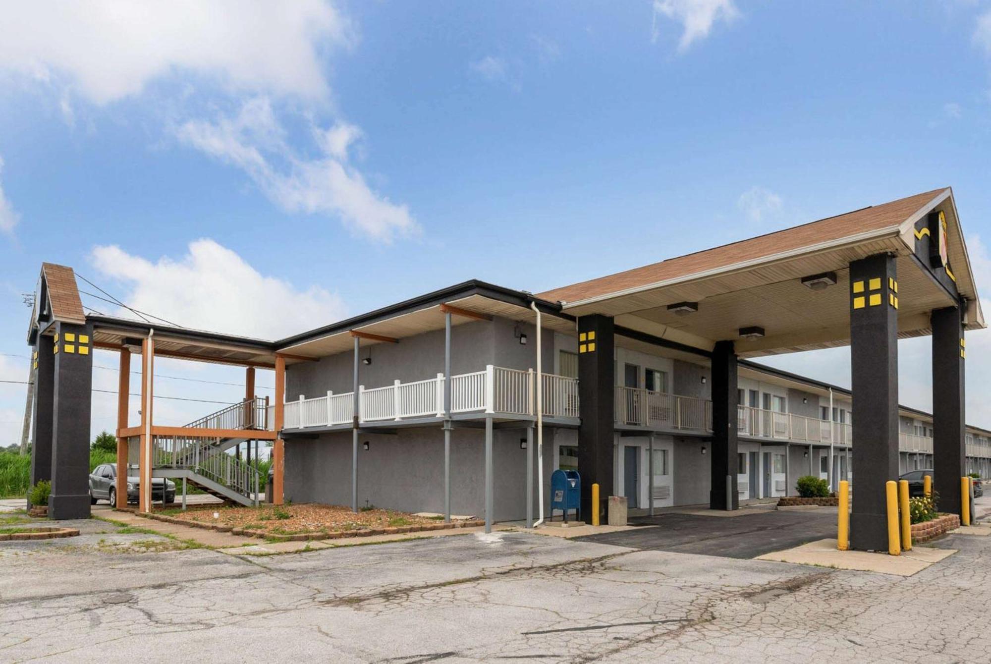 Hotel Super 8 By Wyndham Millbury/Toledo Exteriér fotografie