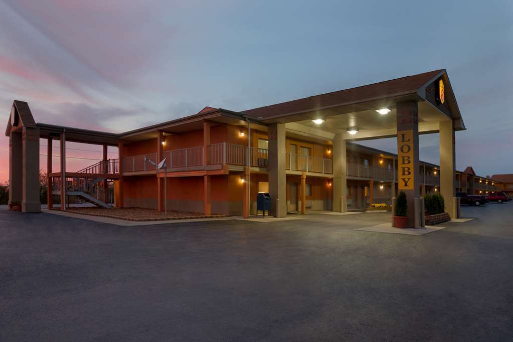 Hotel Super 8 By Wyndham Millbury/Toledo Exteriér fotografie